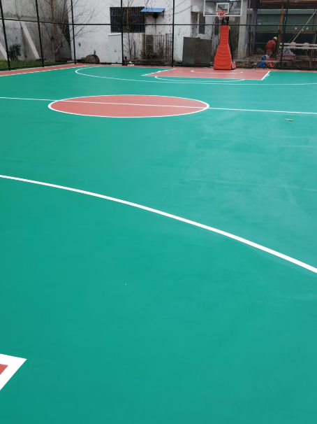 岢岚 球场长期使用易出现地面开裂